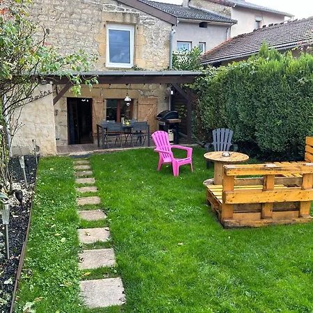 La Loutre Casa de Férias Stenay