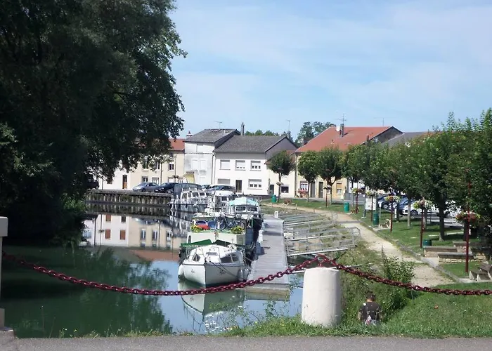 La Loutre Feriehus Stenay